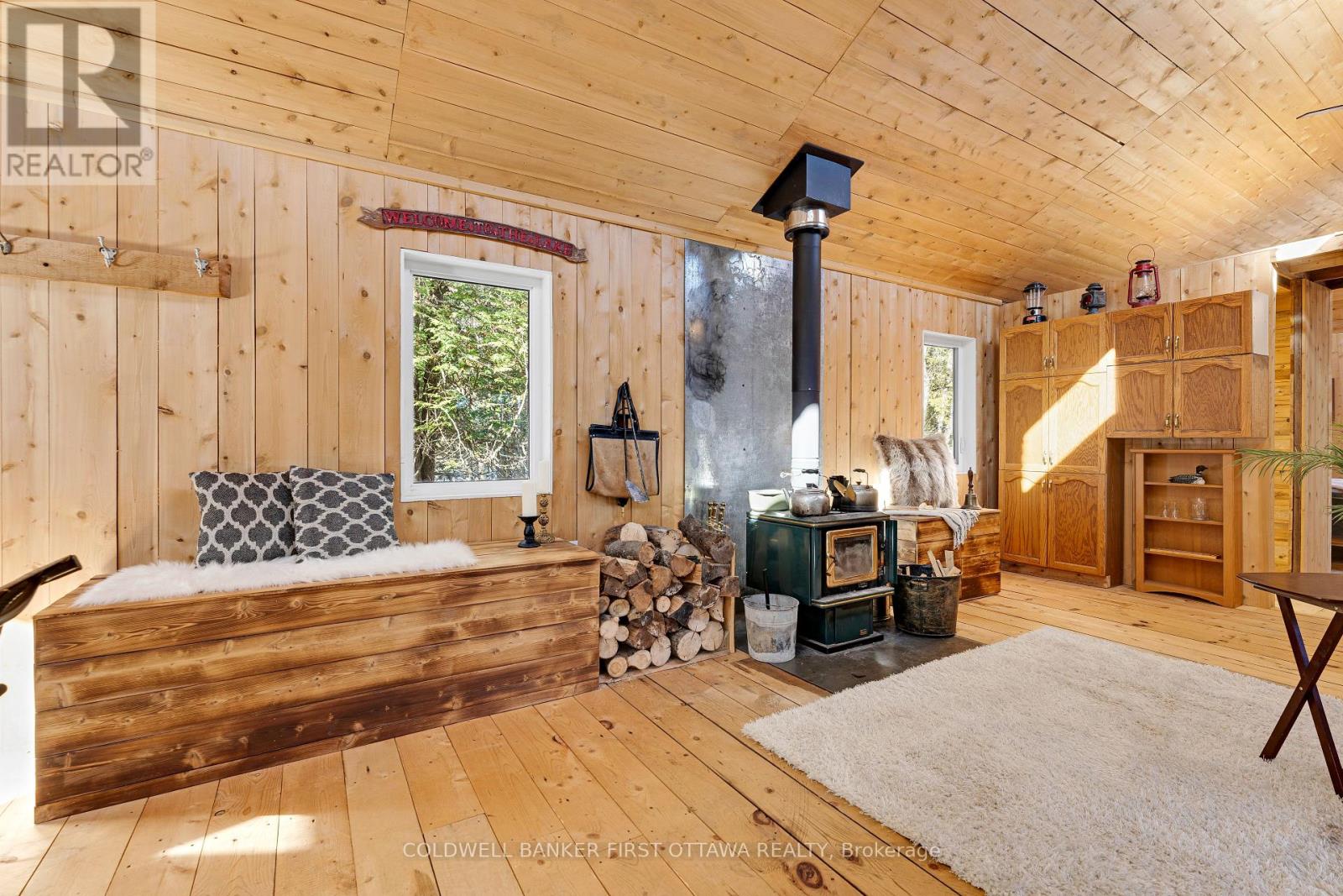 211 MEADOW LANE COURT