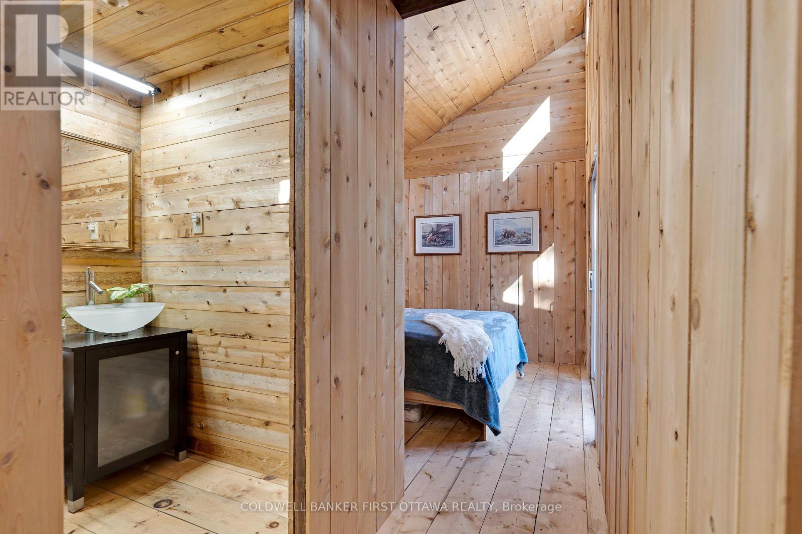 211 MEADOW LANE COURT