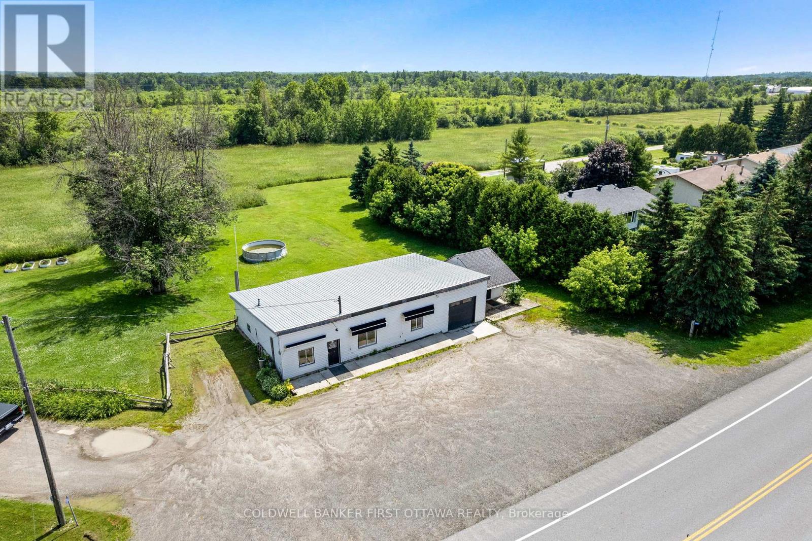 3004 RIDEAU FERRY ROAD