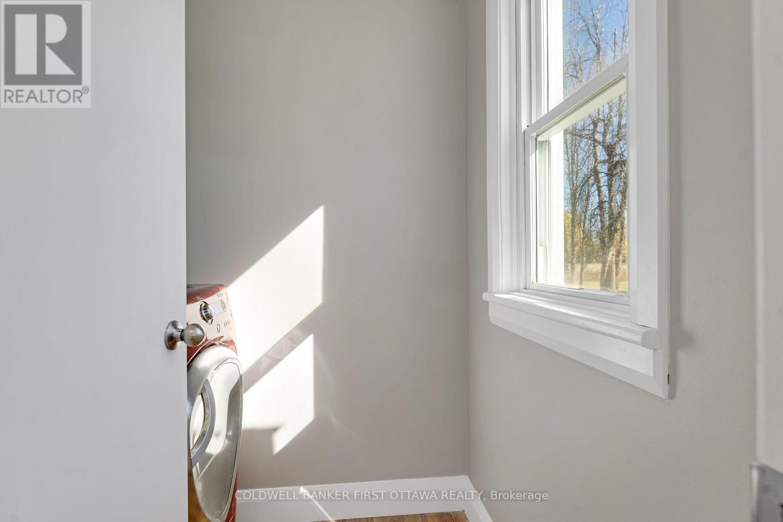 3004 RIDEAU FERRY ROAD