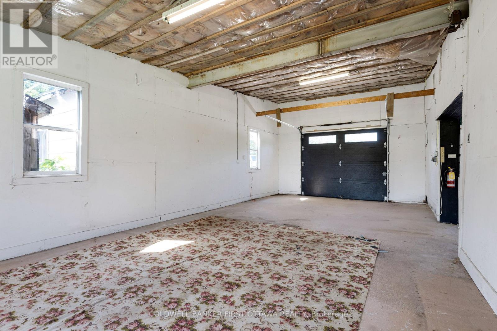 3004 RIDEAU FERRY ROAD