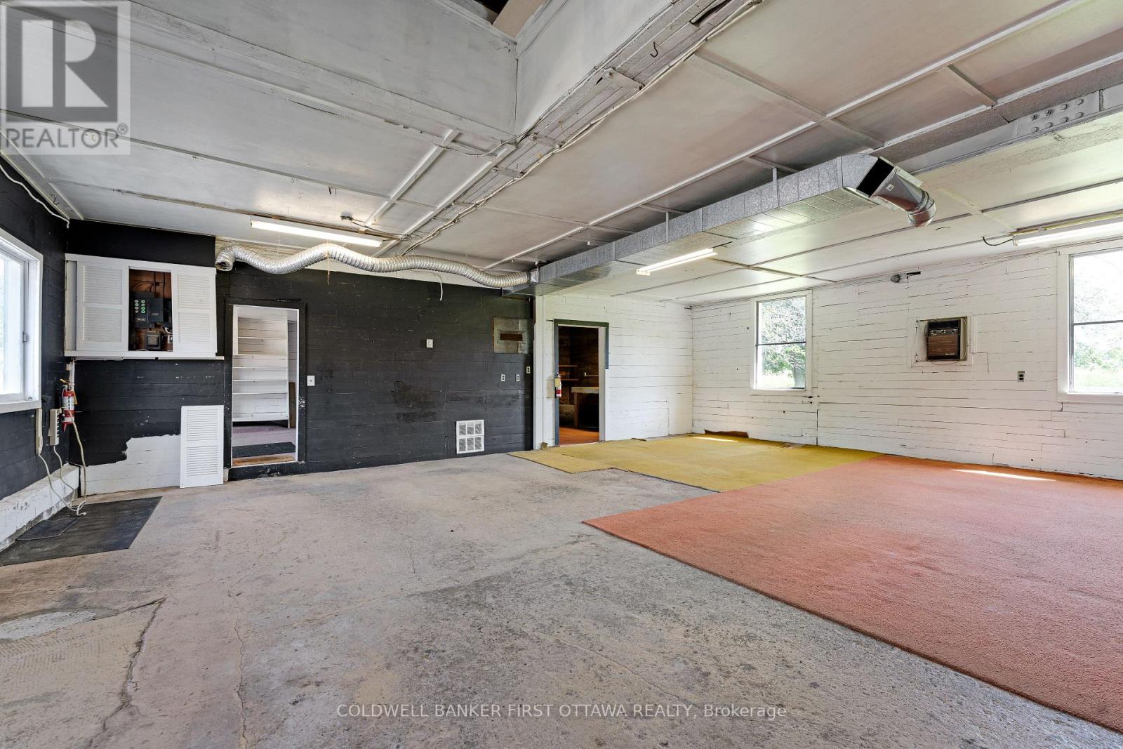 3004 RIDEAU FERRY ROAD