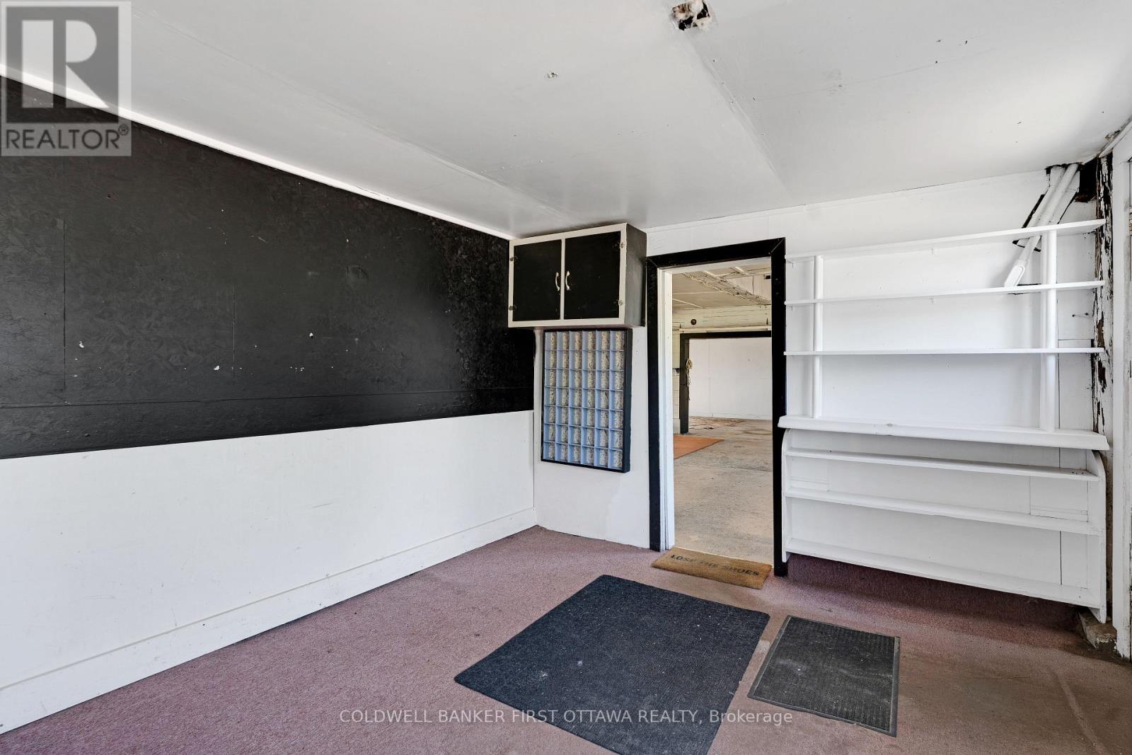 3004 RIDEAU FERRY ROAD