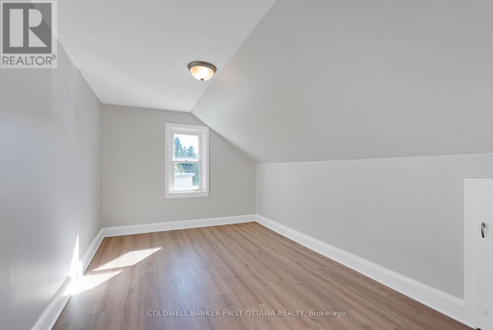 3004 RIDEAU FERRY ROAD