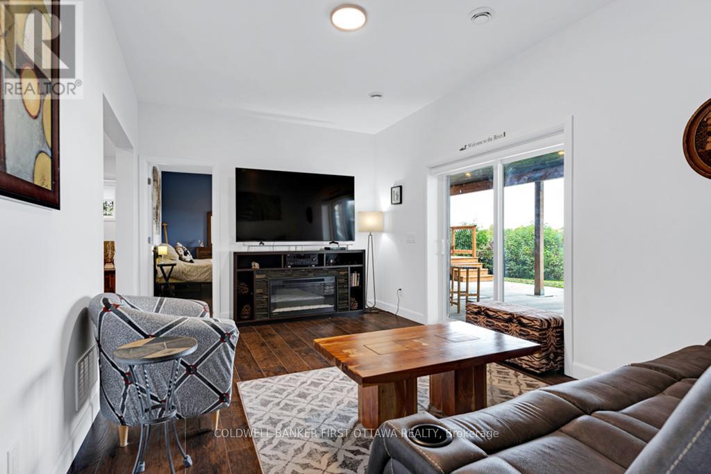 38 TUTTLE POINT ROAD