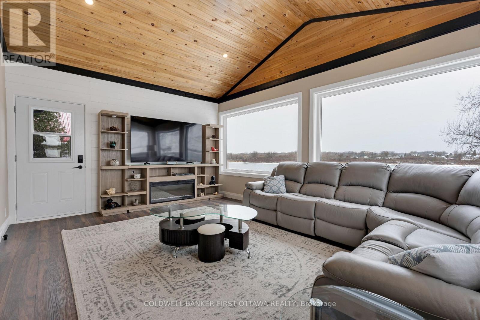 38 TUTTLE POINT ROAD