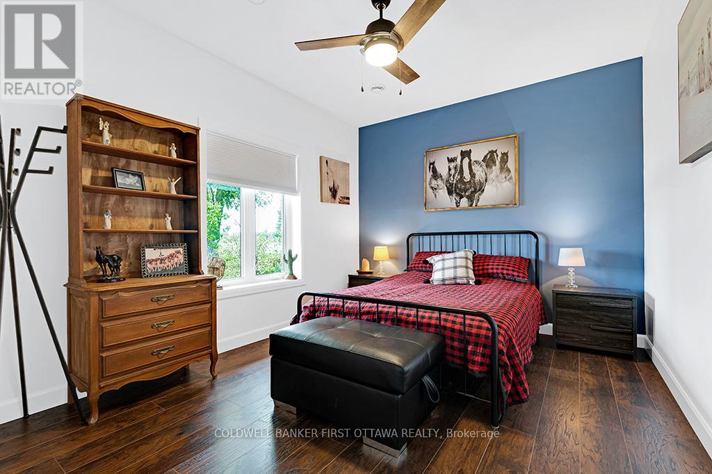 38 TUTTLE POINT ROAD