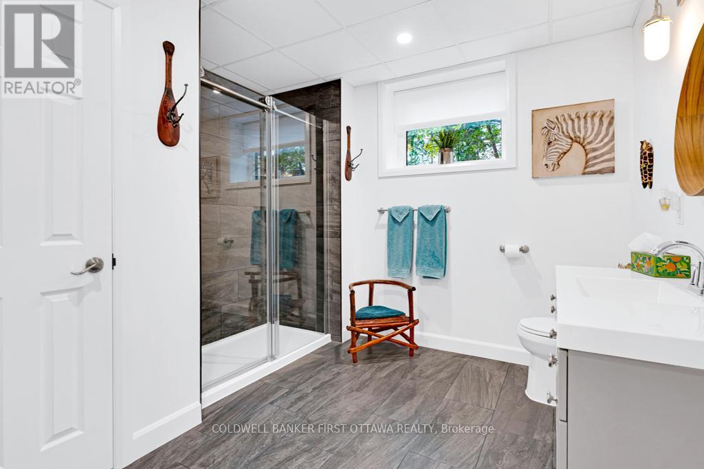 38 TUTTLE POINT ROAD