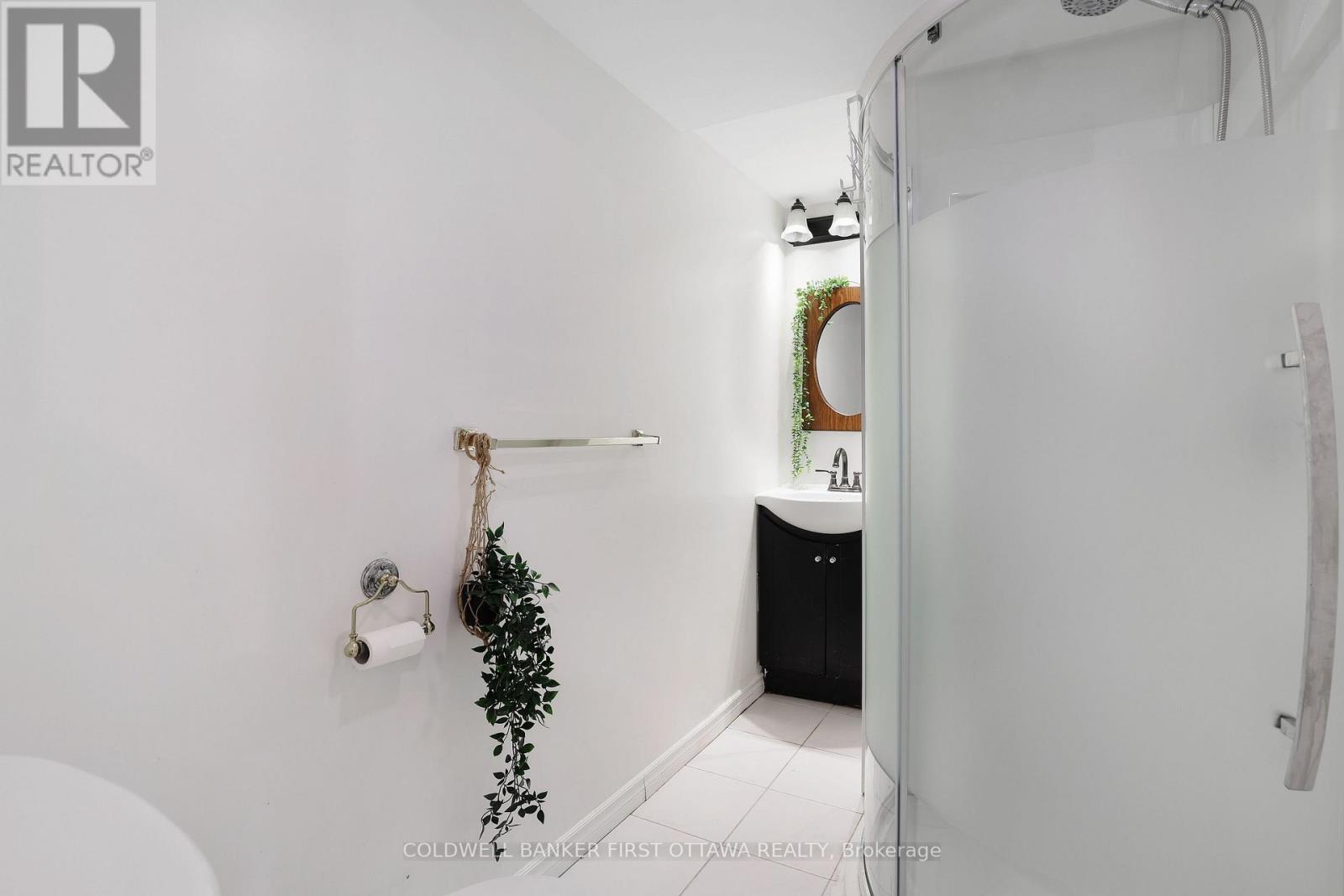 11 RIDEAU CROSSING CRESCENT