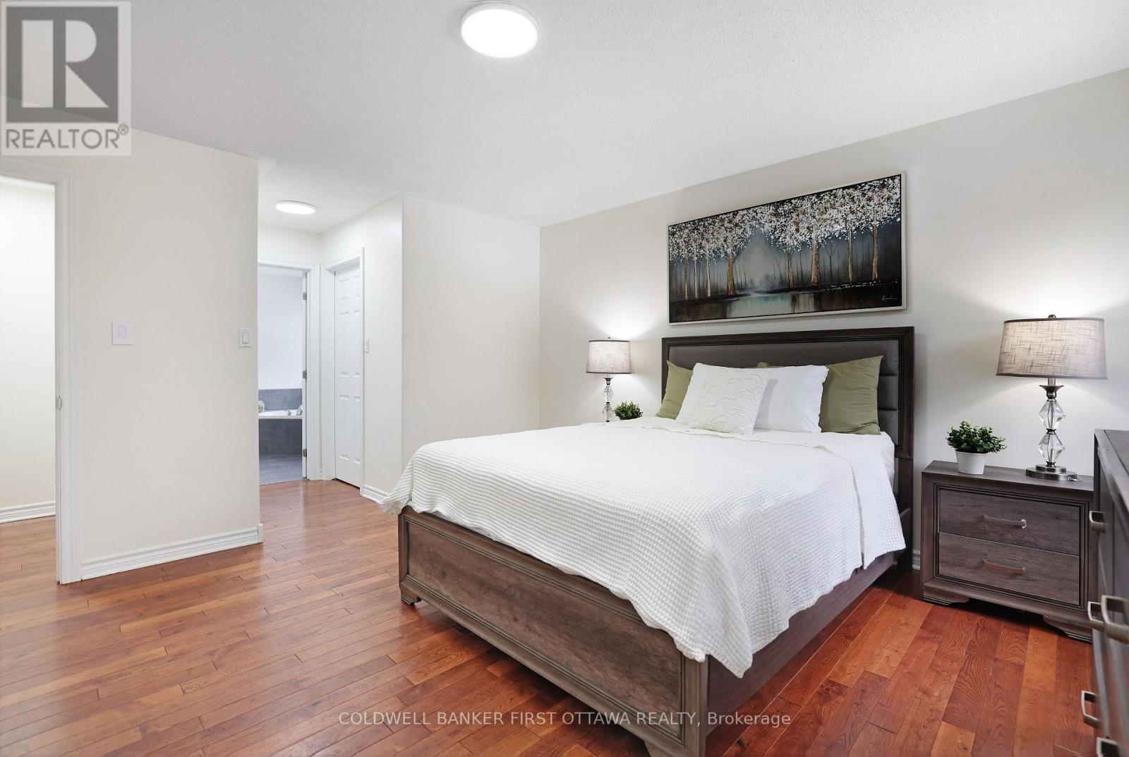 11 RIDEAU CROSSING CRESCENT