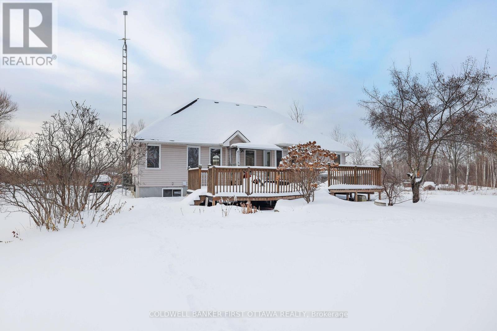 11 RIDEAU CROSSING CRESCENT