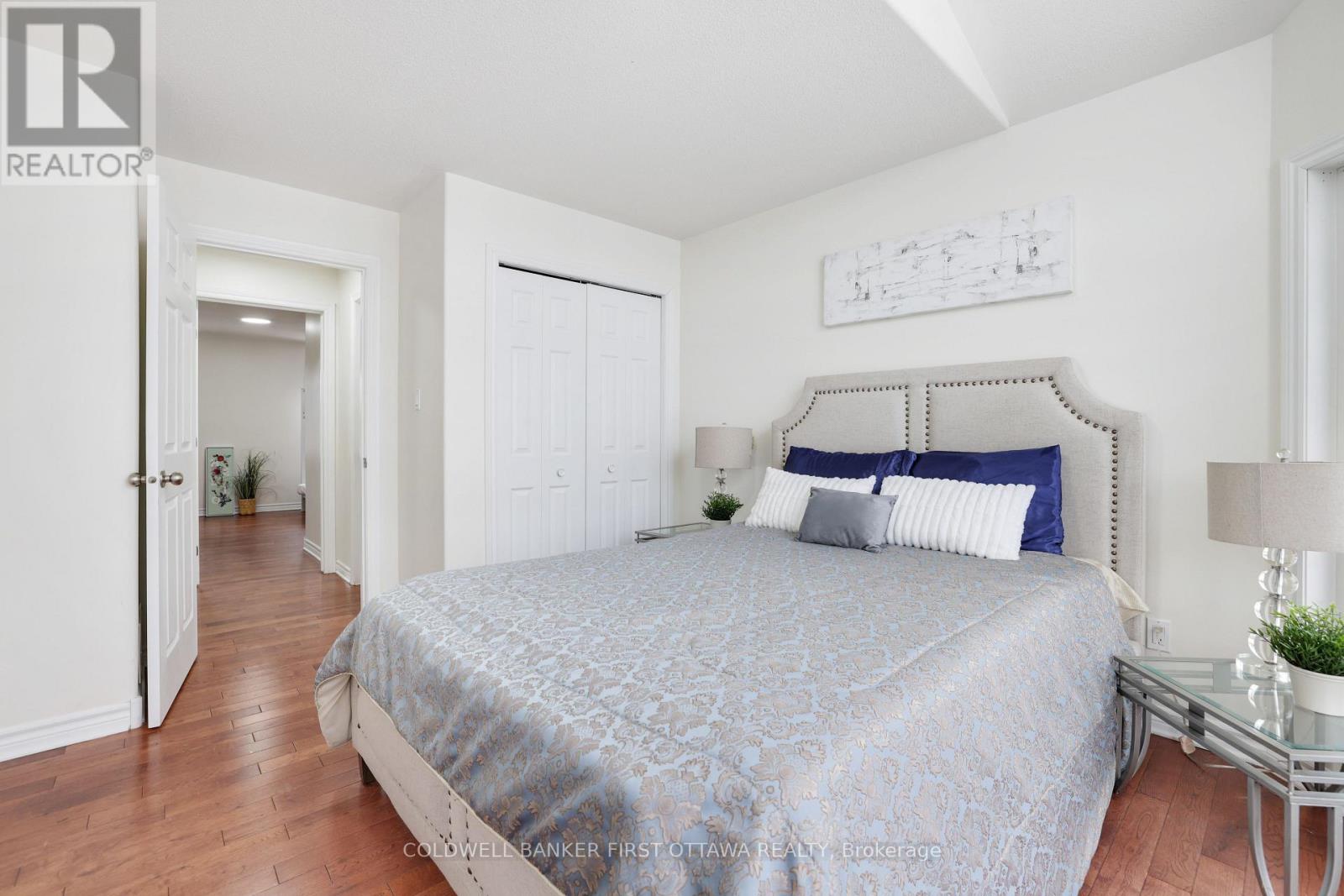 11 RIDEAU CROSSING CRESCENT