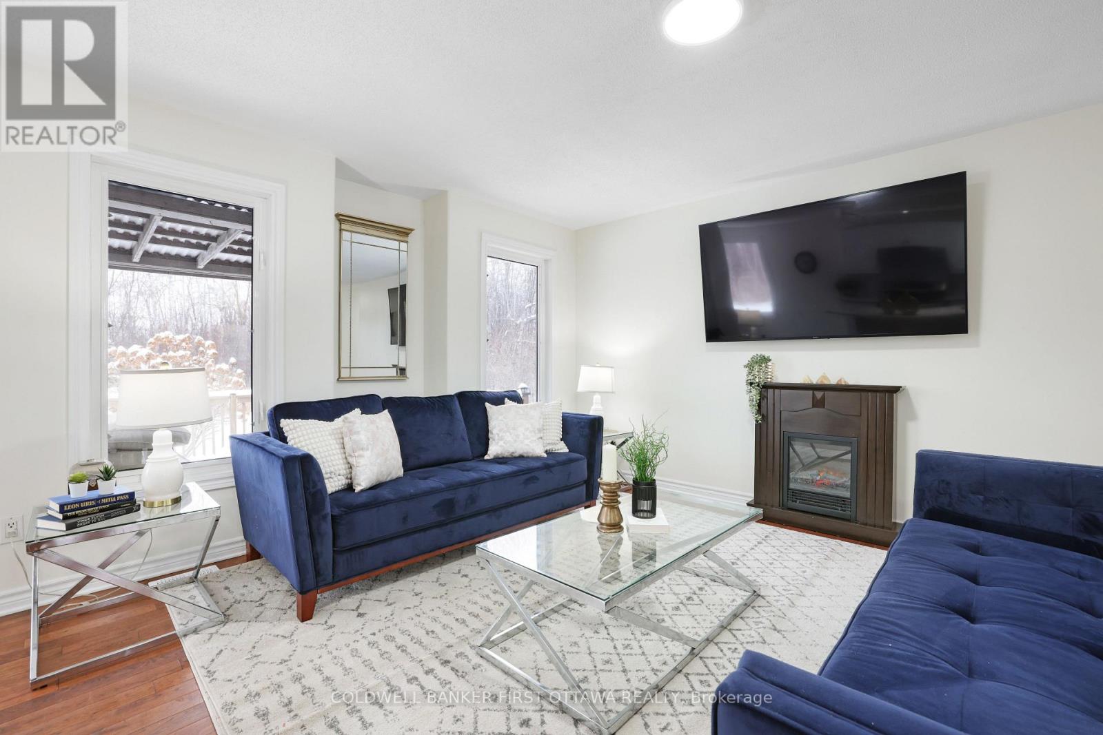 11 RIDEAU CROSSING CRESCENT