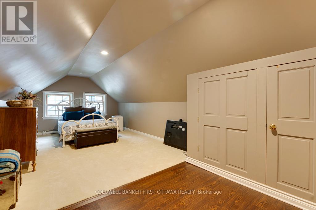 99 OLD KINGSTON ROAD