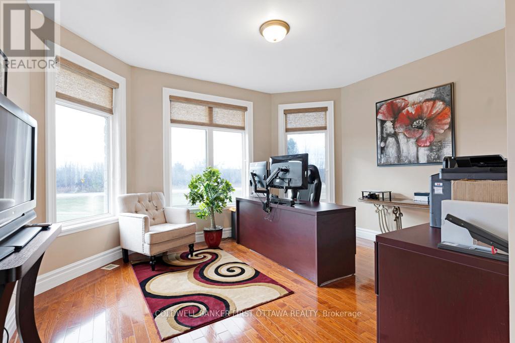 556 WEST POINT DRIVE