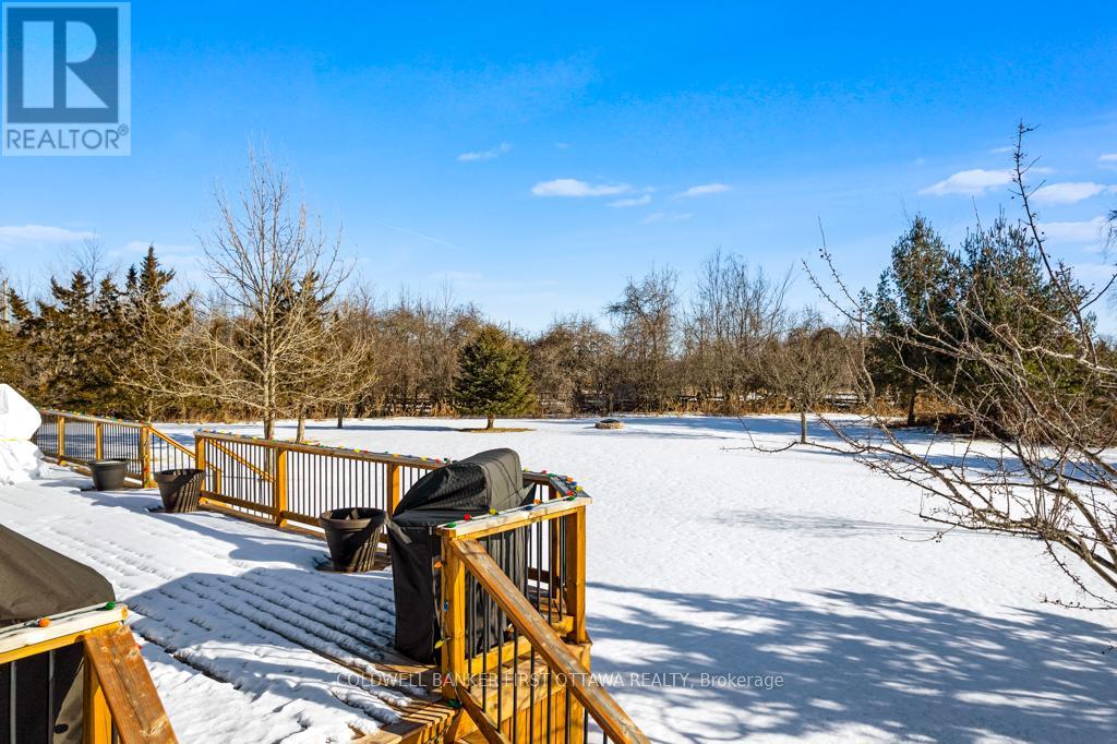 556 WEST POINT DRIVE