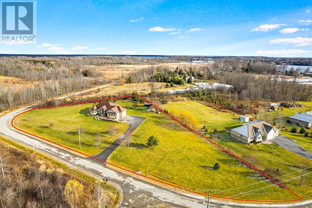 556 WEST POINT DRIVE