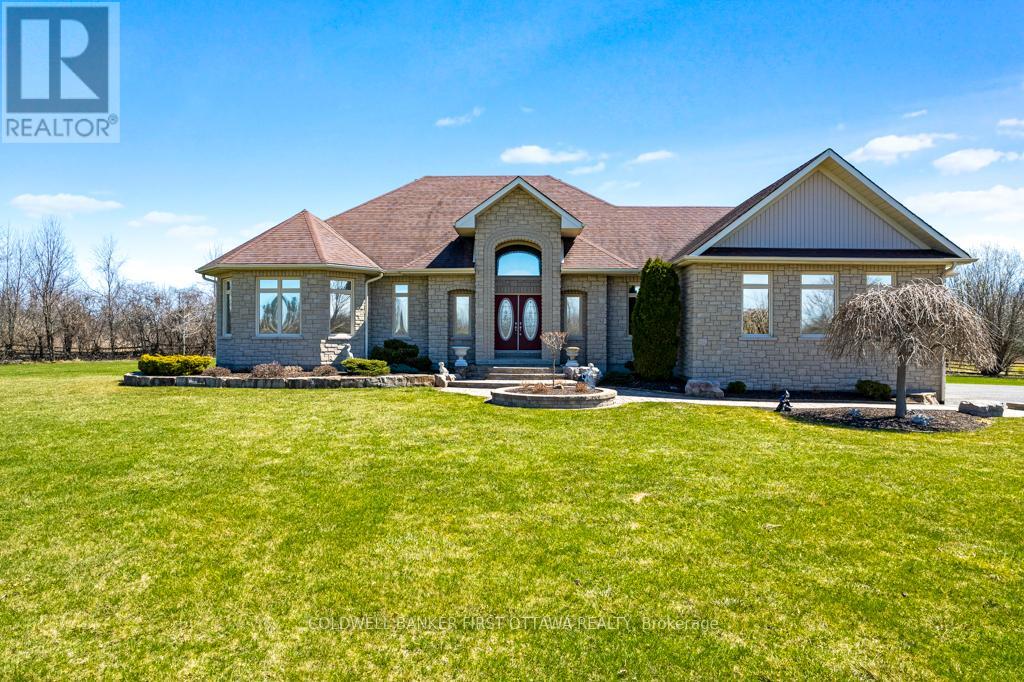 556 WEST POINT DRIVE