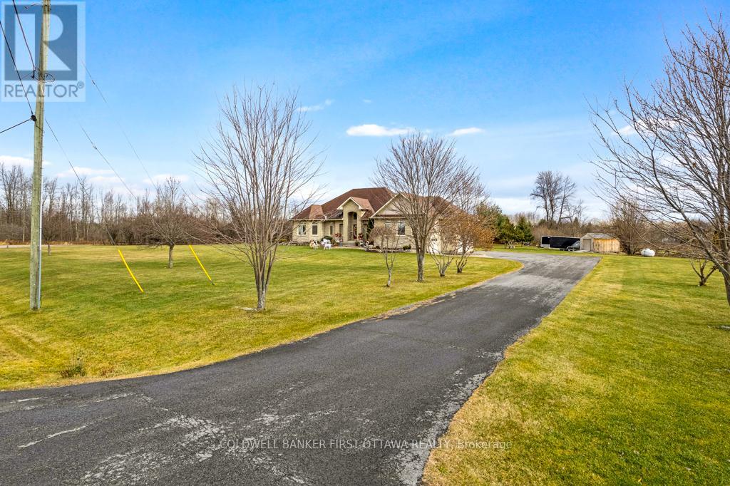 556 WEST POINT DRIVE