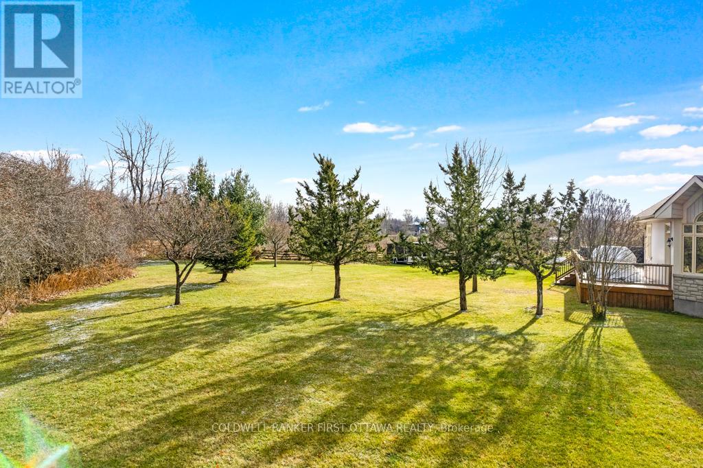 556 WEST POINT DRIVE