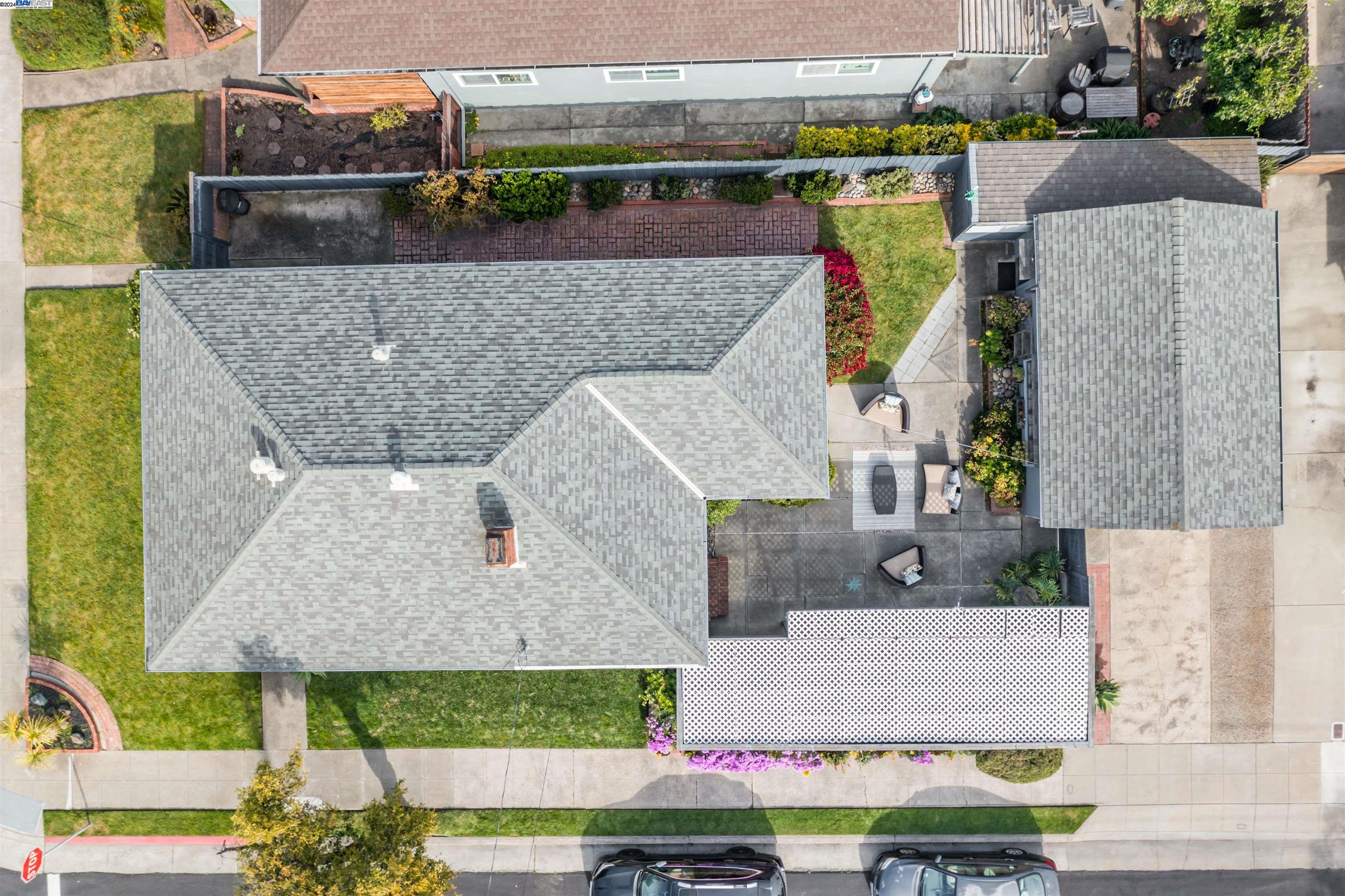 218 PACIFIC AVE