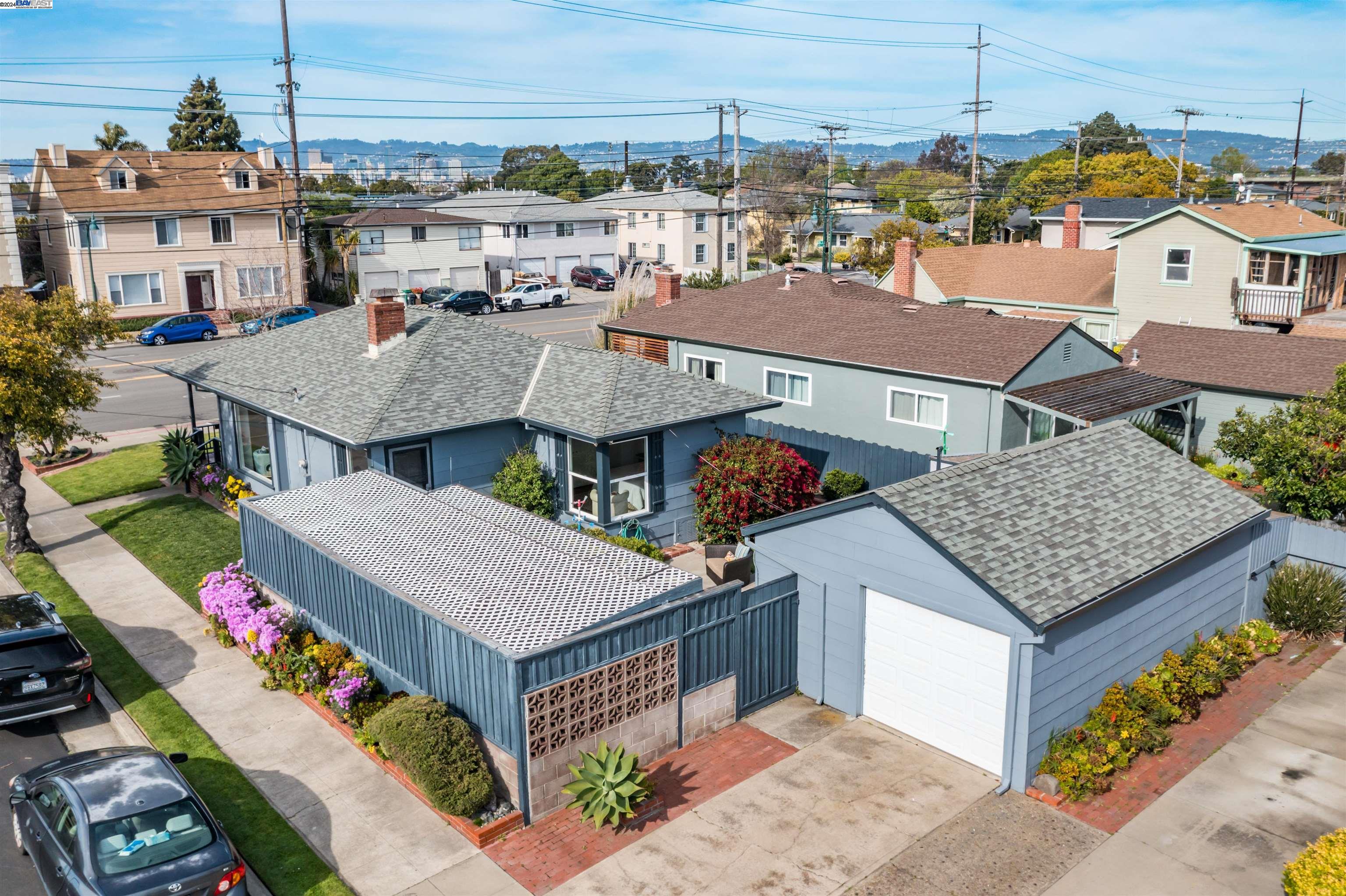 218 PACIFIC AVE
