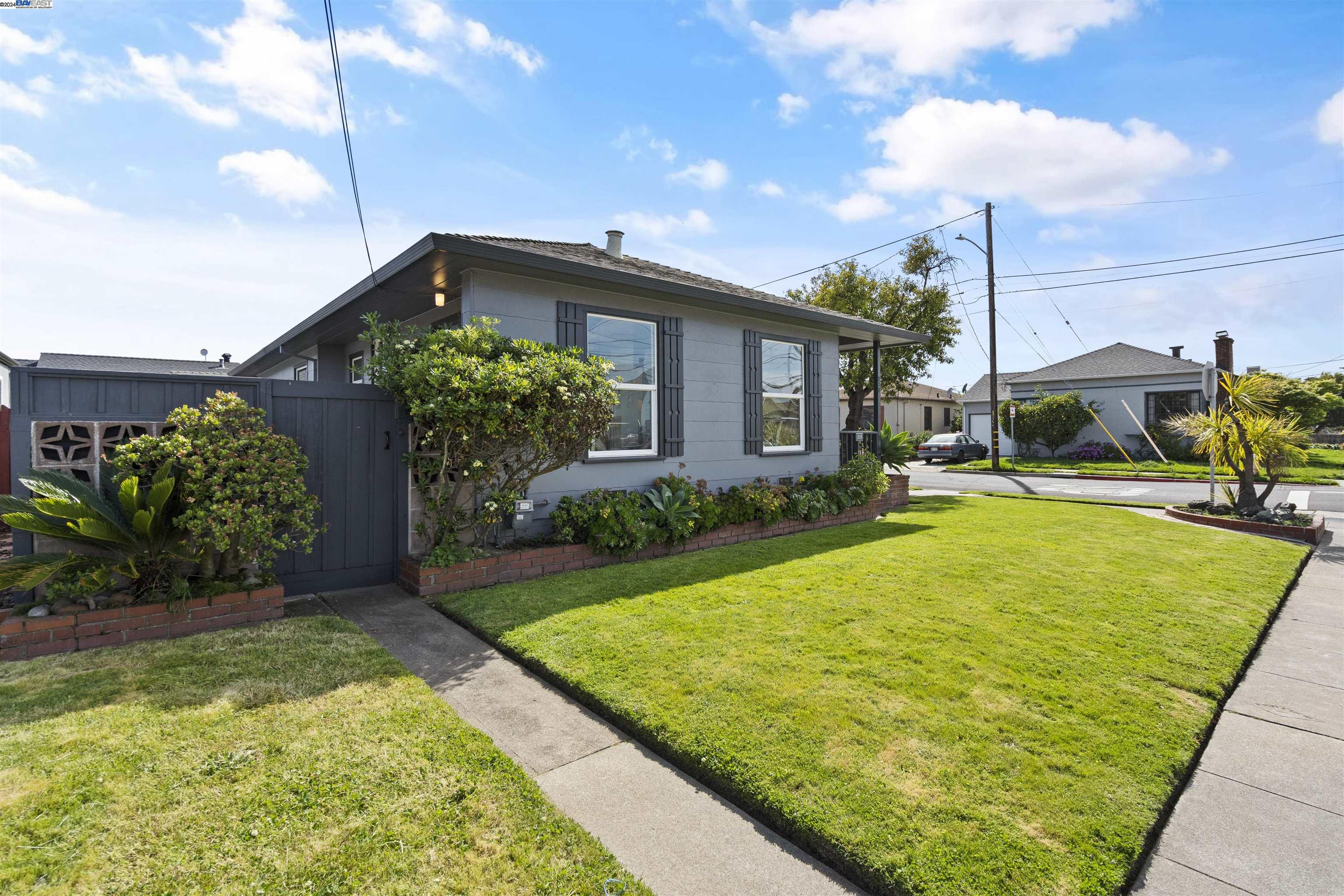 218 PACIFIC AVE