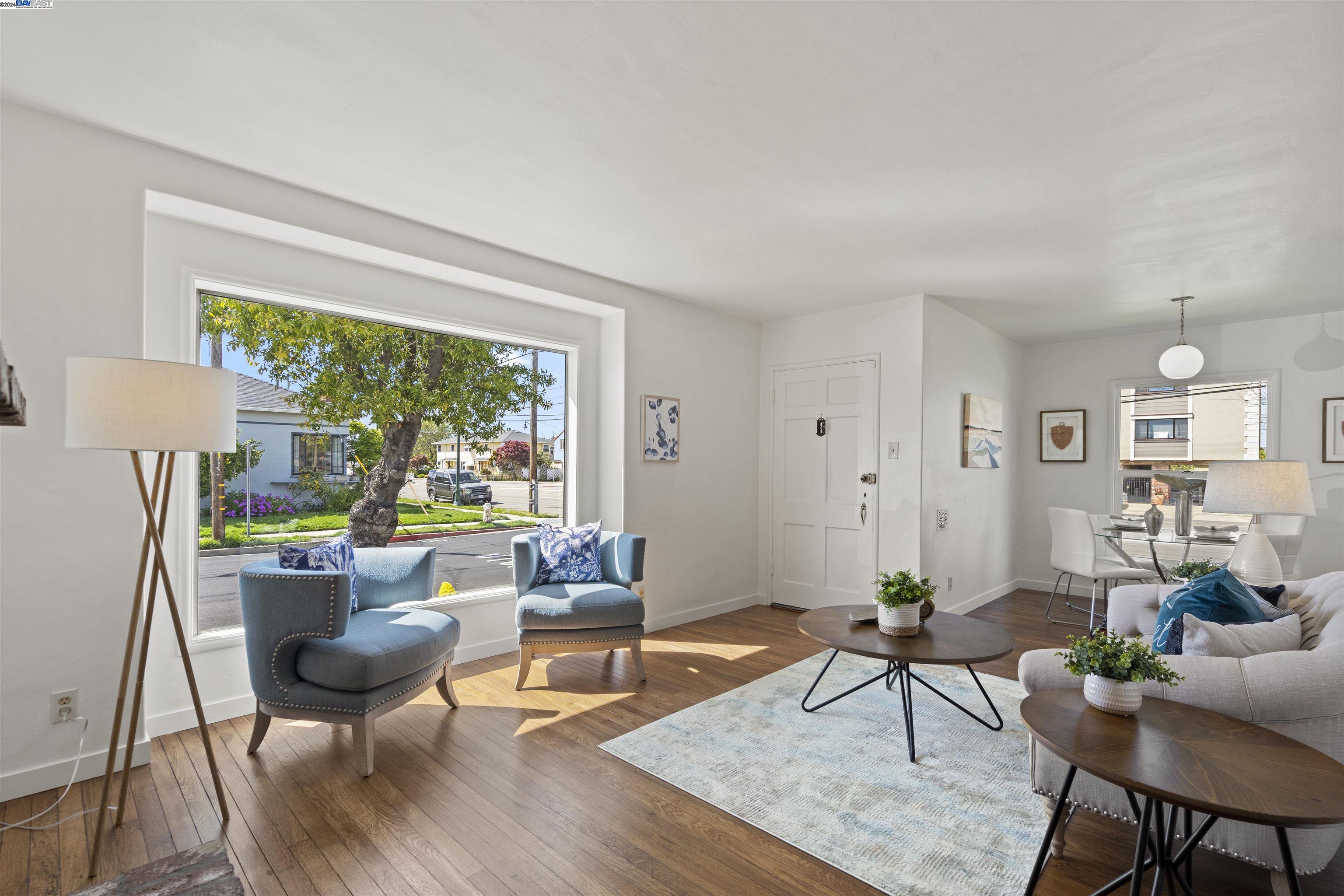 218 PACIFIC AVE