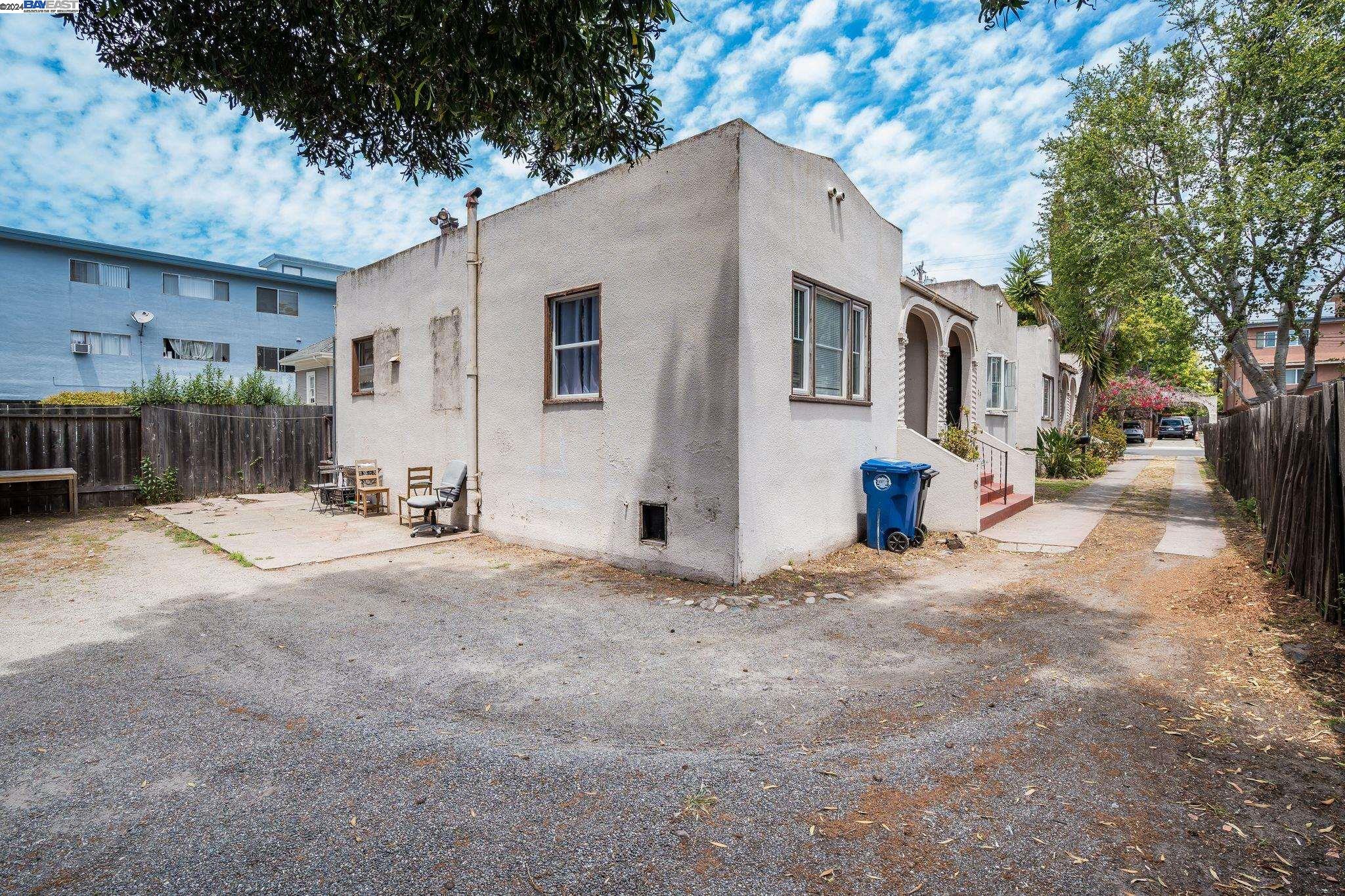2218 SAN ANTONIO AVE