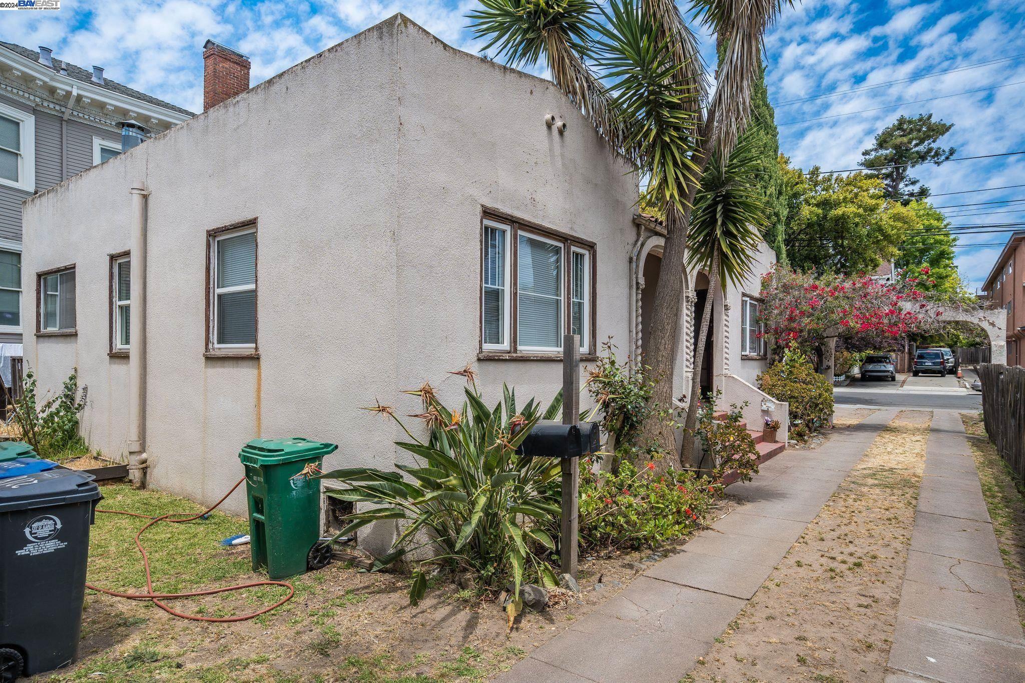 2218 SAN ANTONIO AVE