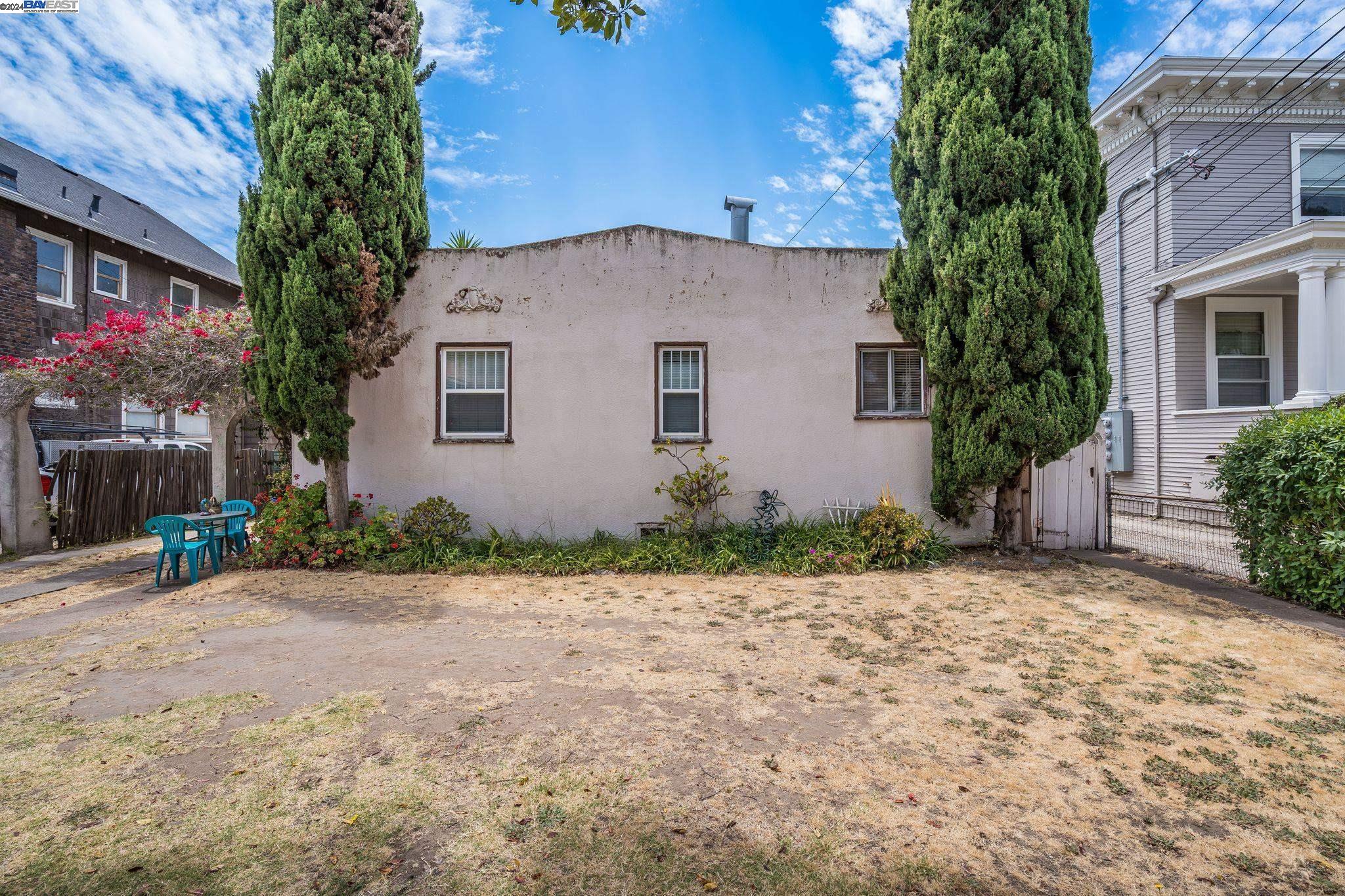 2218 SAN ANTONIO AVE