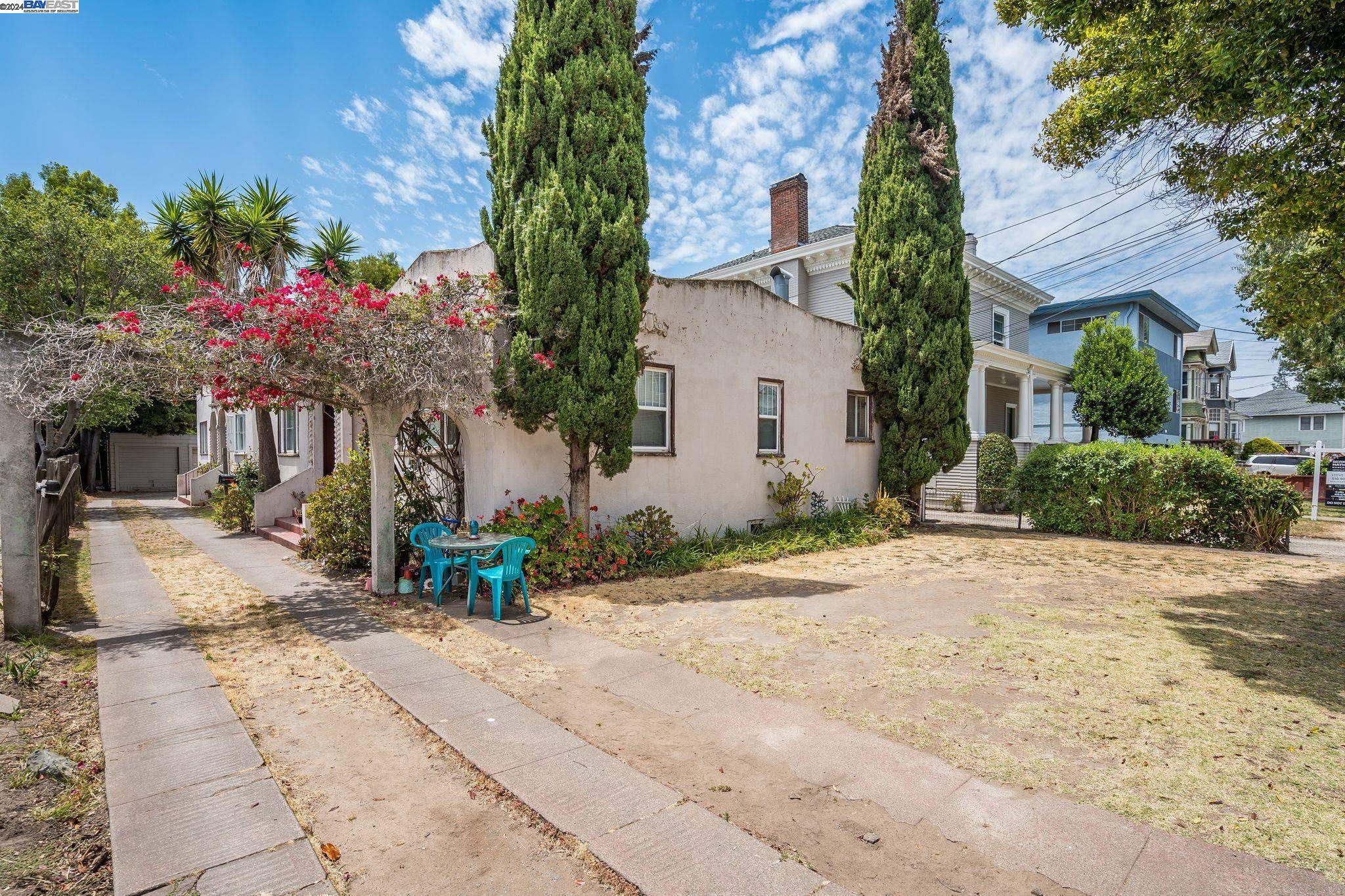 2218 SAN ANTONIO AVE