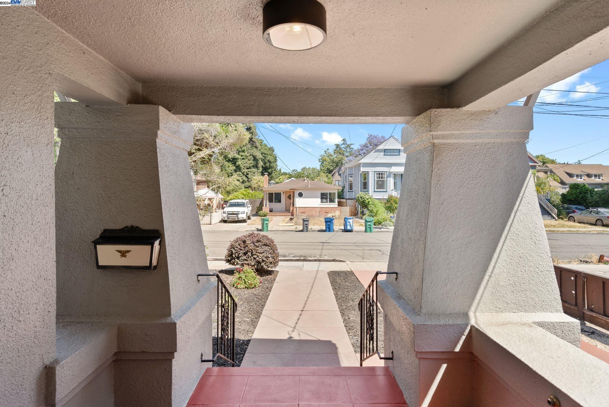 857 Cedar St