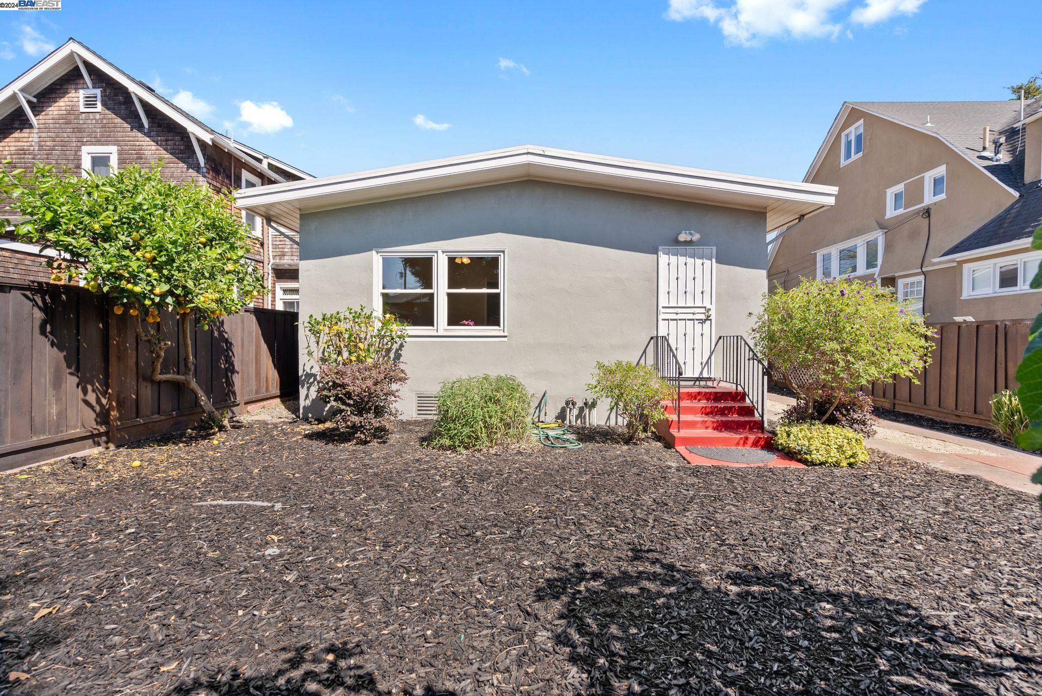 857 Cedar St