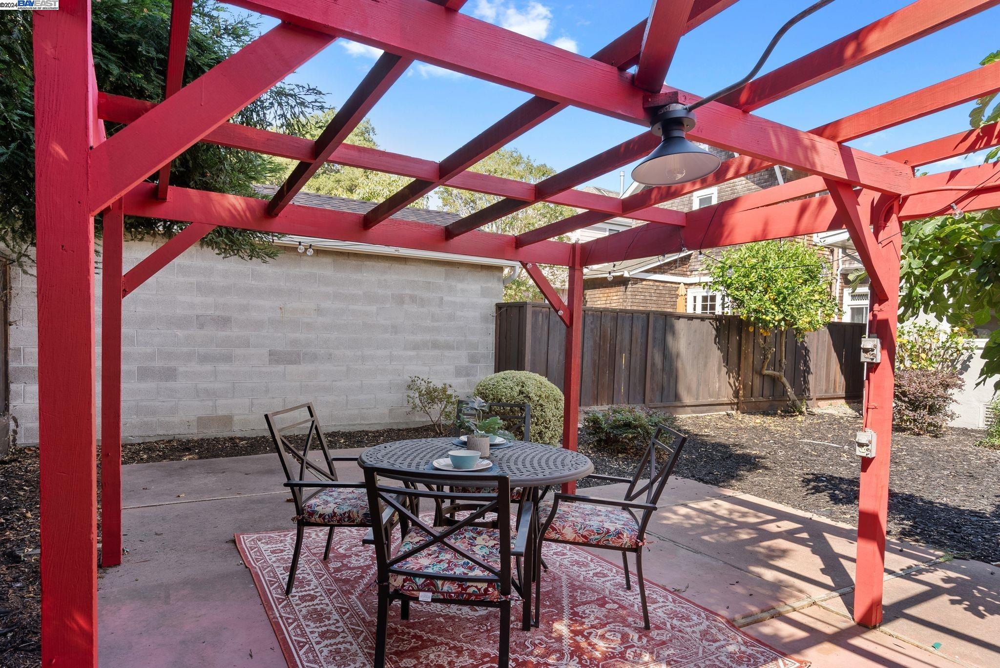 857 Cedar St