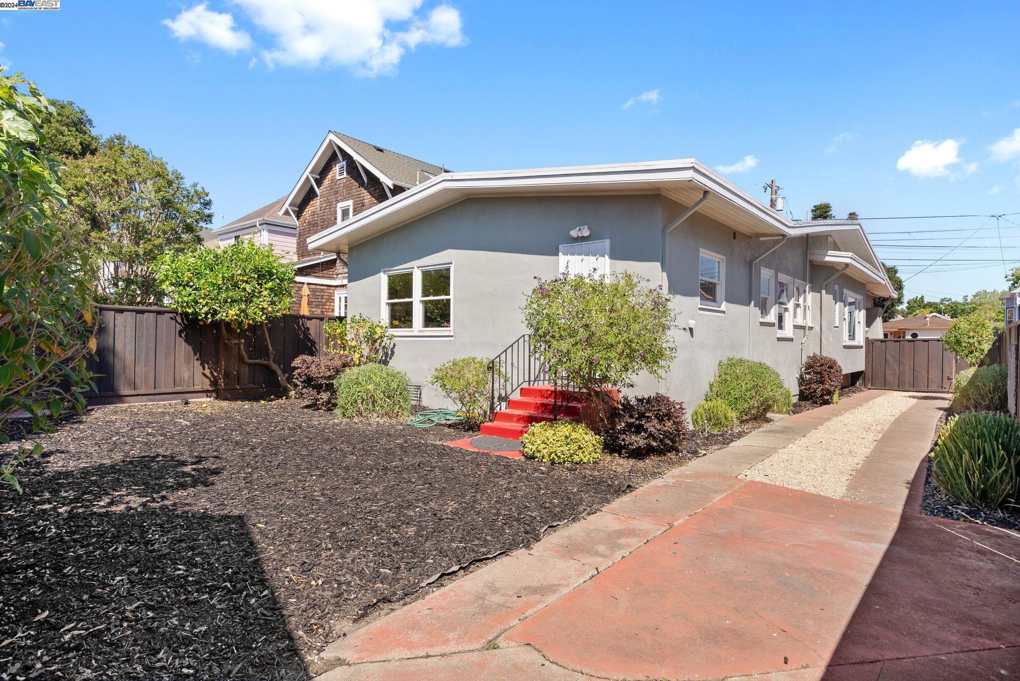 857 Cedar St