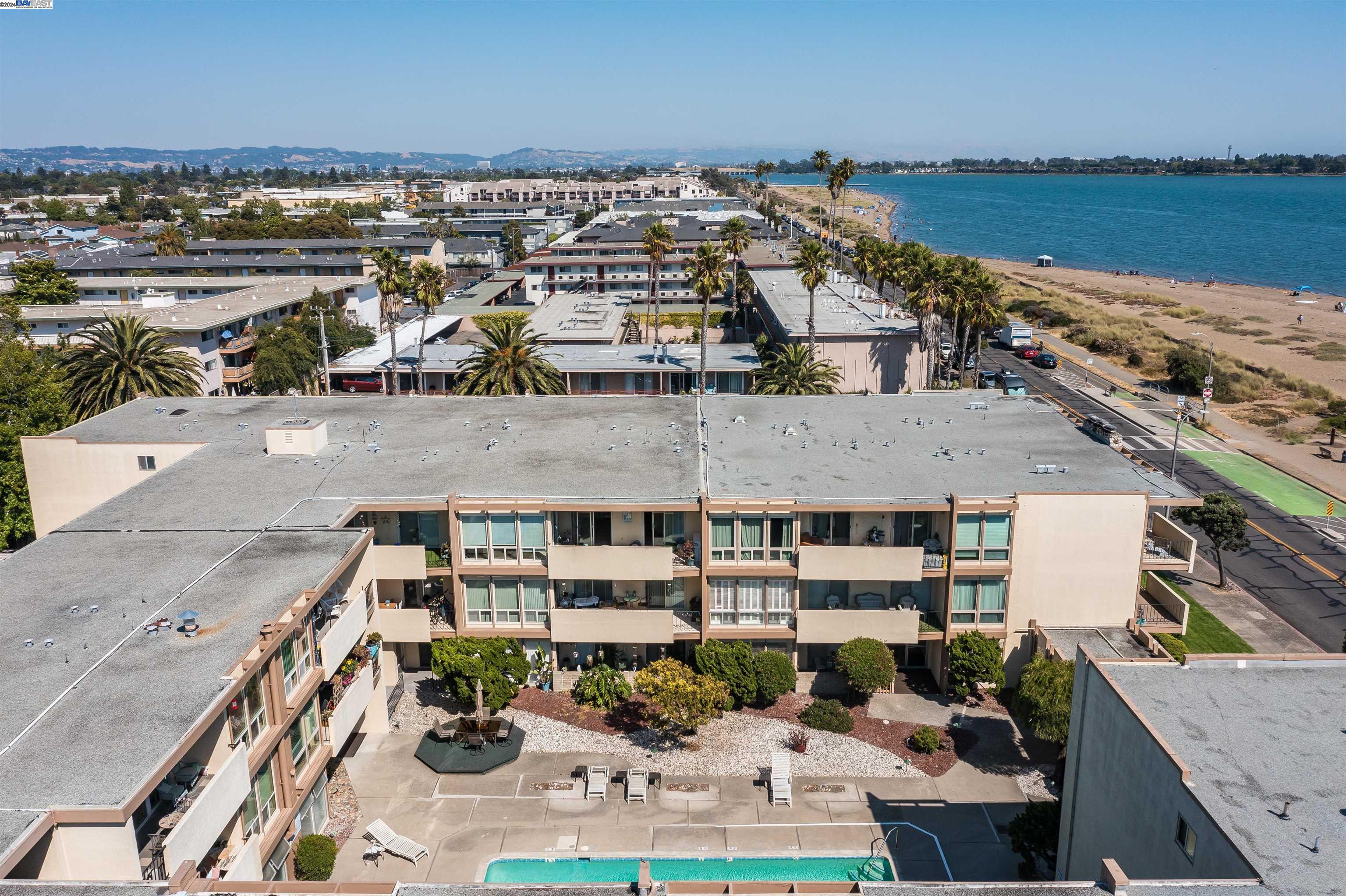 1825 Shoreline Dr # 102