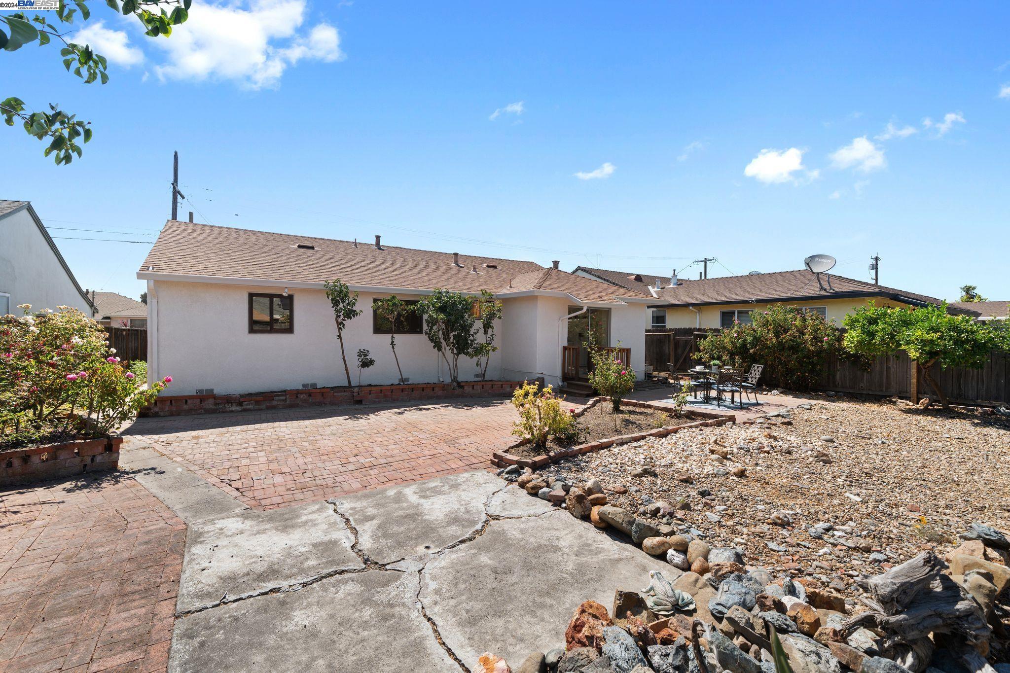 14564 Elm St