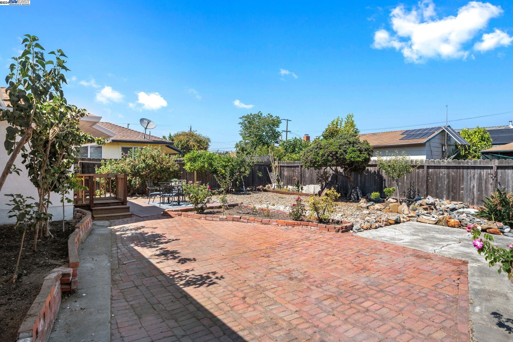 14564 Elm St