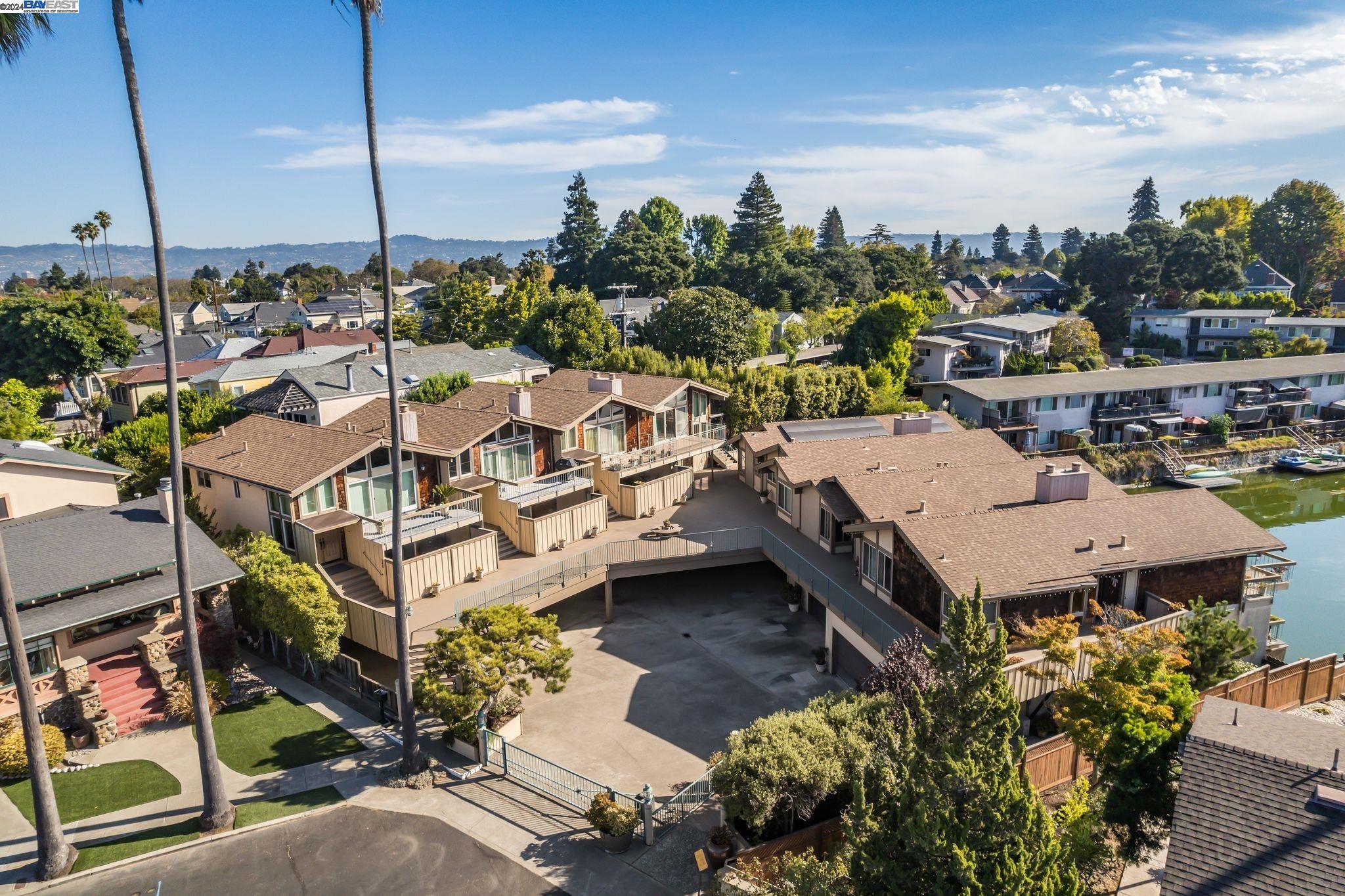 875 Portola Ave