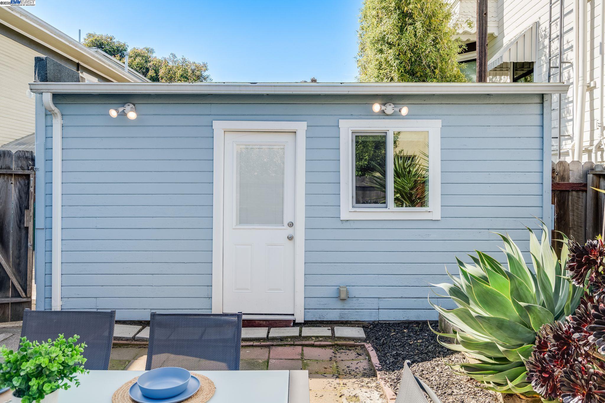 1505 Santa Clara