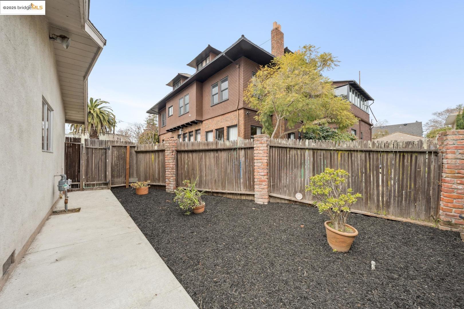 1000 Sherman ST