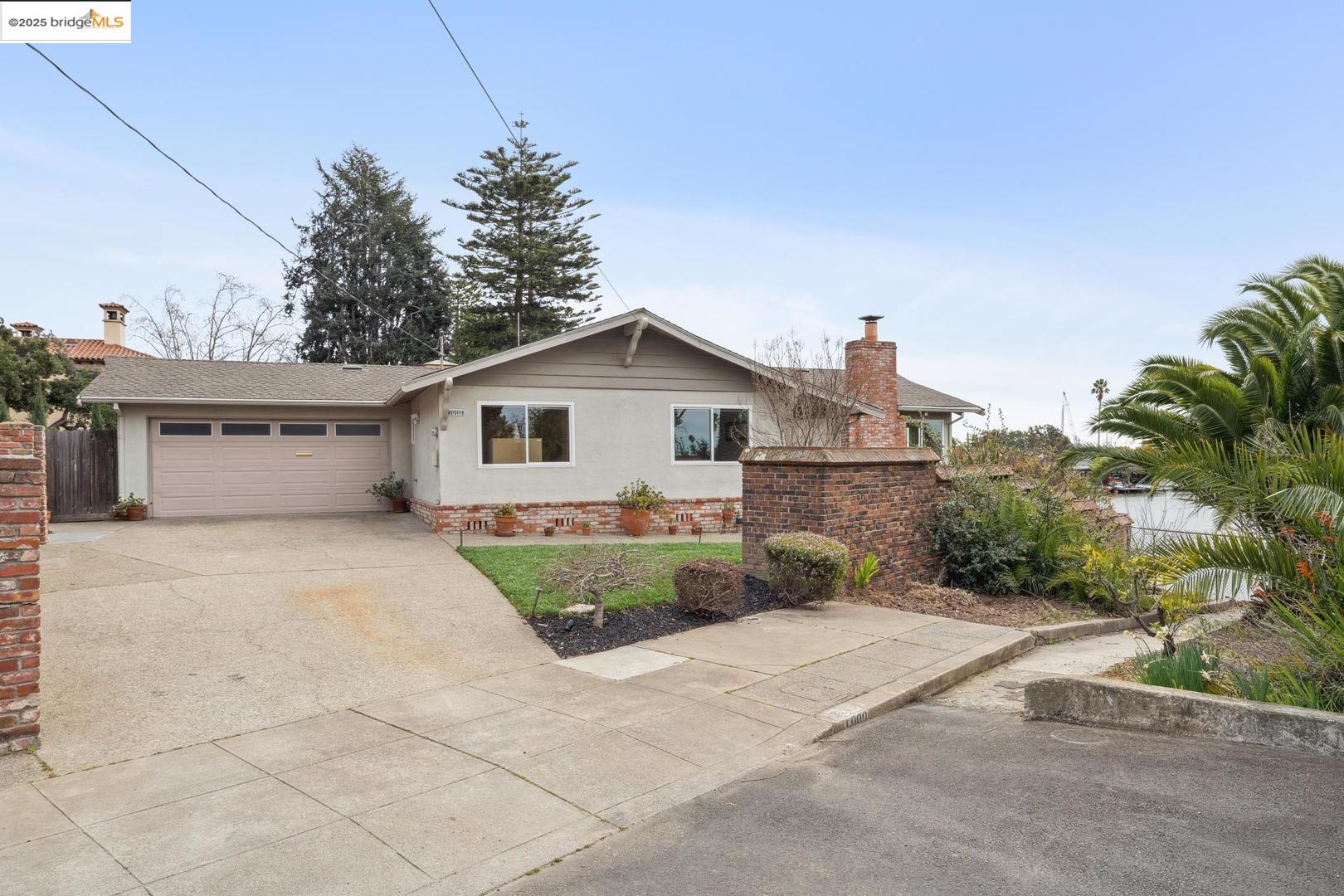 1000 Sherman ST