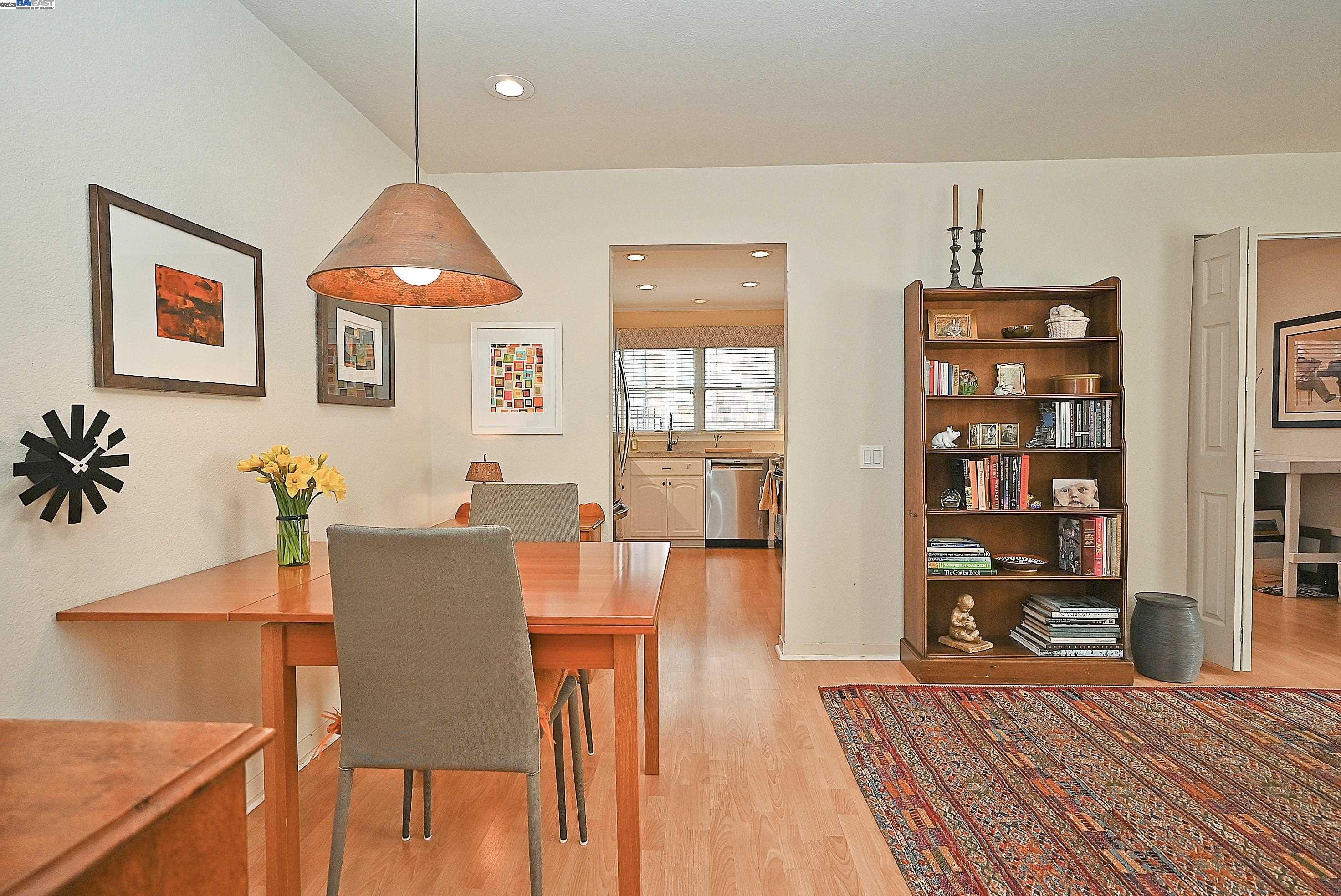 616 Centre Ct