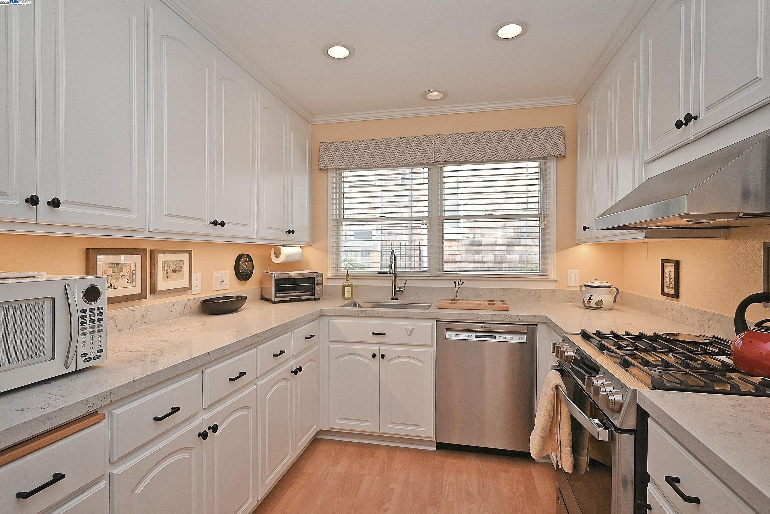616 Centre Ct