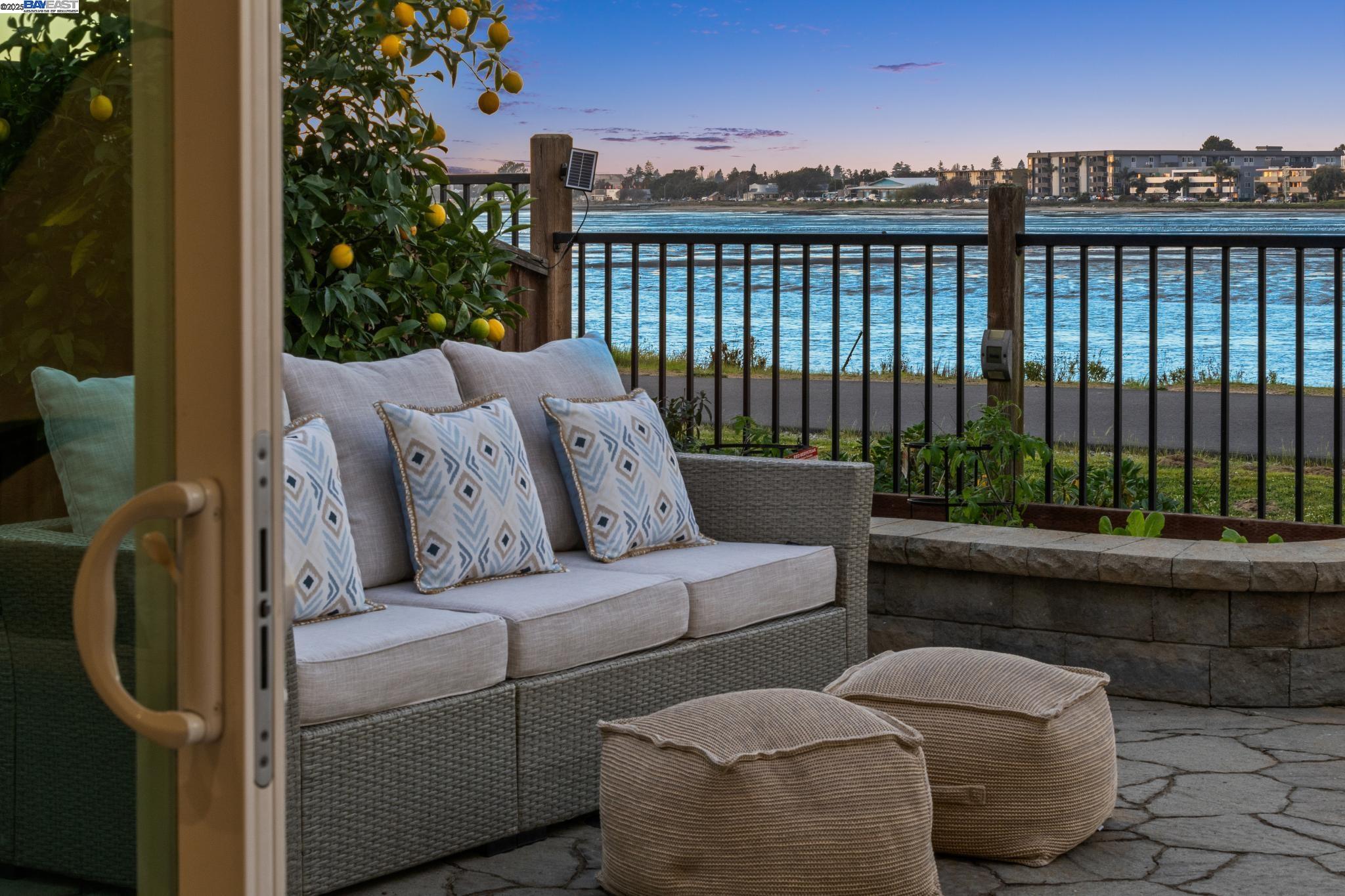 53 Bay Park Ter