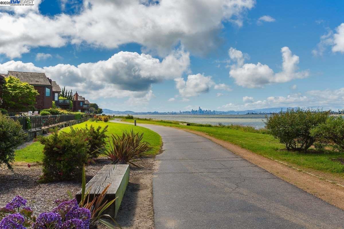 53 Bay Park Ter