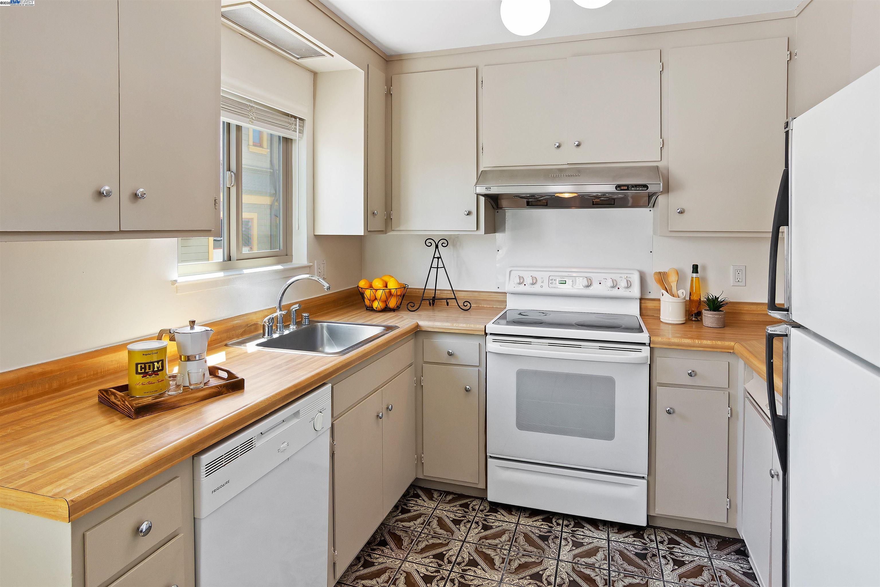 2133 Santa Clara Ave # 214