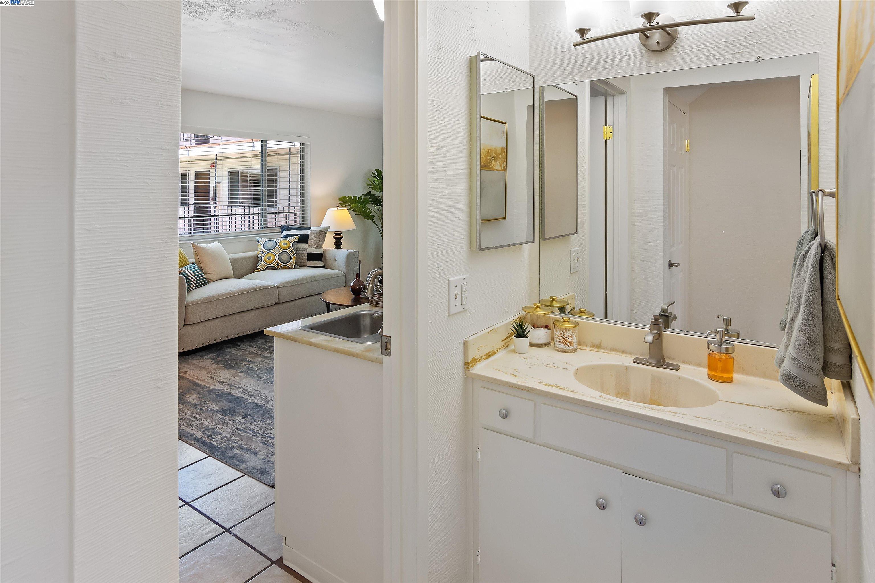 2133 Santa Clara Ave # 214