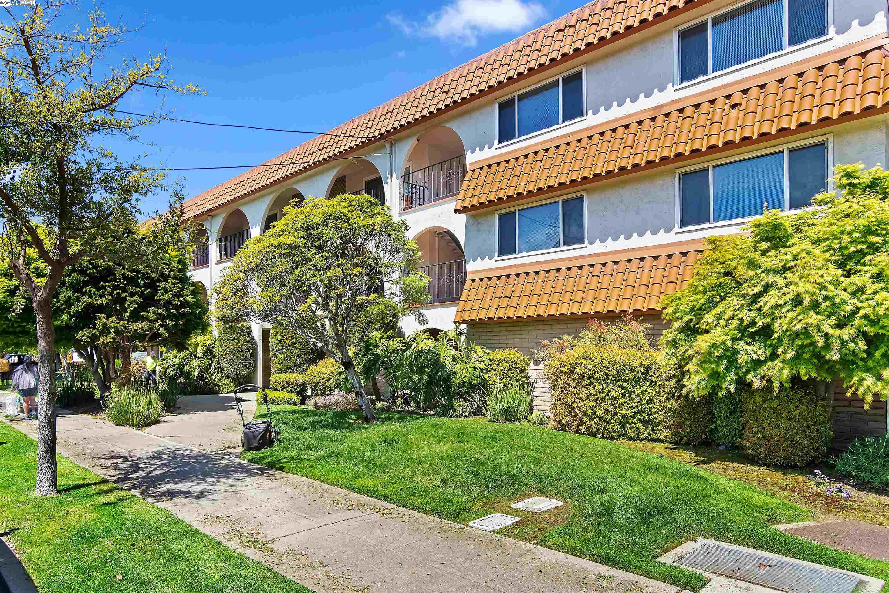 2133 Santa Clara Ave # 214